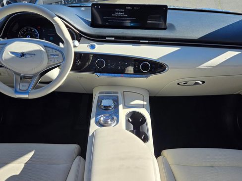 Used 2025 Genesis Electrified GV70 Advanced image 11