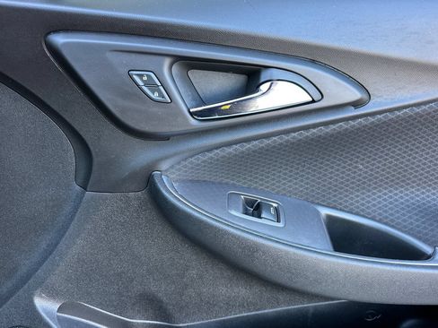 Used 2018 Chevrolet Malibu LT FWD image 18