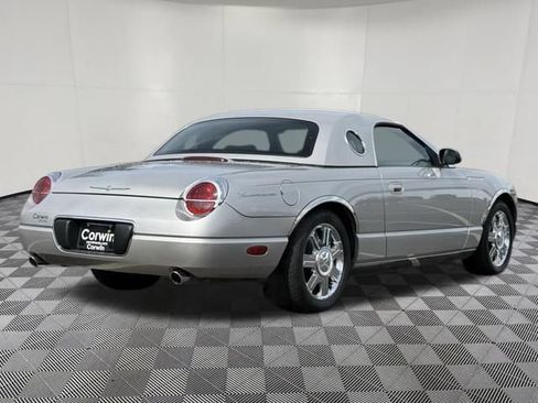 Used 2005 Ford Thunderbird RWD image 12