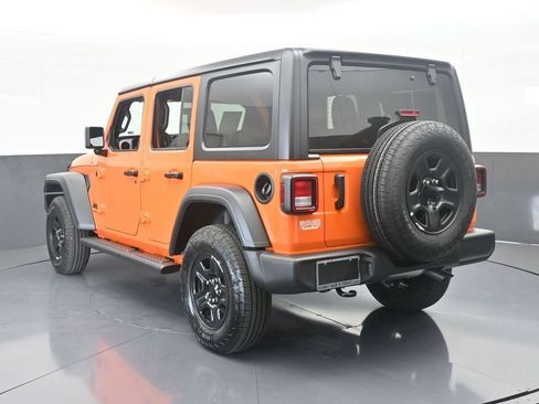 Used 2025 Jeep Wrangler Sport image 4