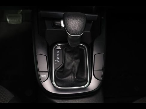 Used 2025 Kia Soul LX w/ LX Technology Package FWD image 8
