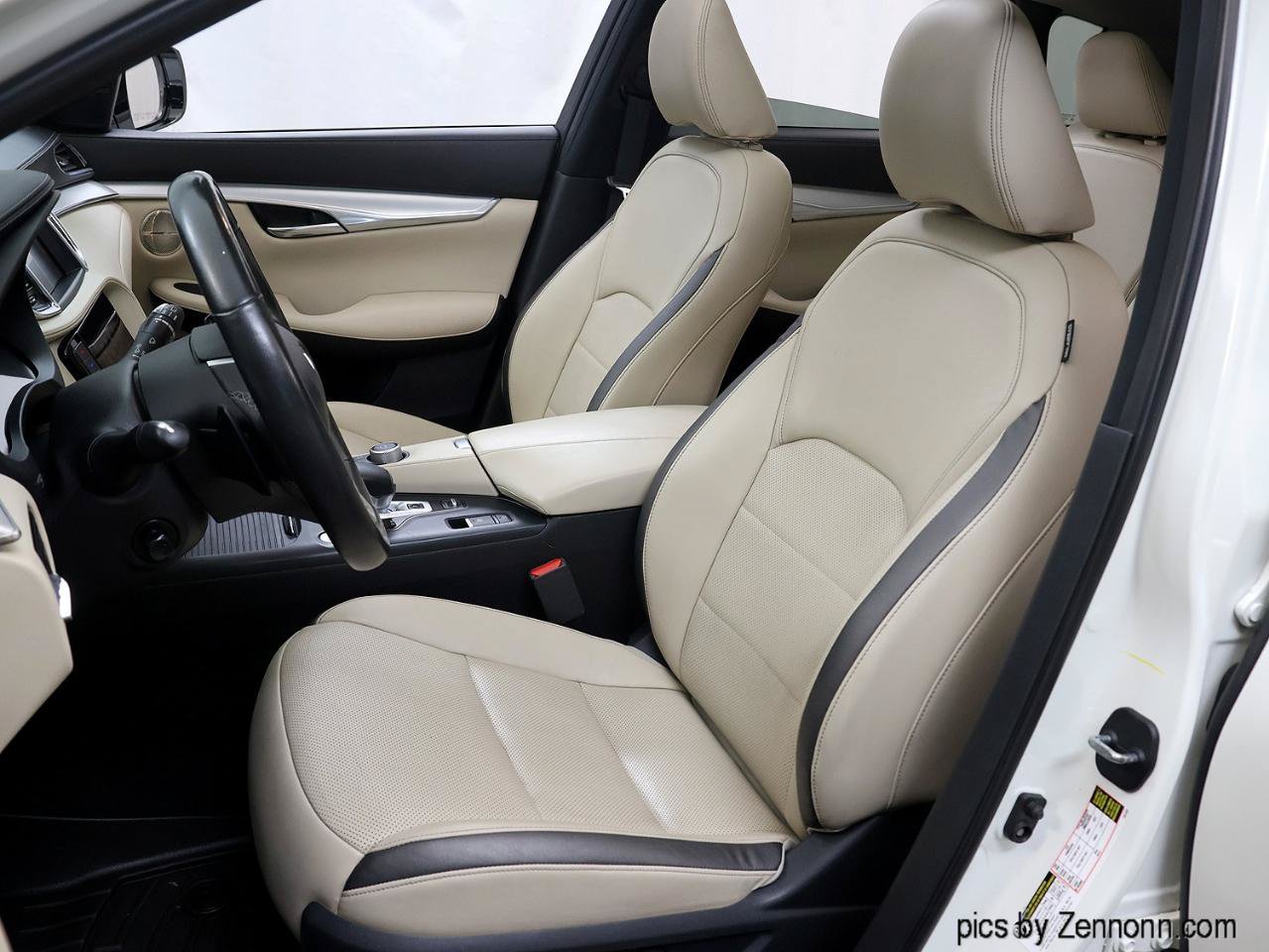 Used 2019 INFINITI QX50 Essential w/ Premium Heat Package AWD/4WD image 5