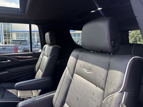 Used 2024 Cadillac Escalade ESV Premium Luxury RWD image 26