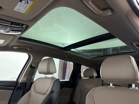 Used 2023 Hyundai Santa Fe Limited FWD image 2