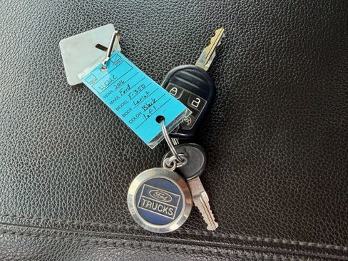 Used 2016 Ford F350 Lariat w/ Lariat Ultimate Package image 2