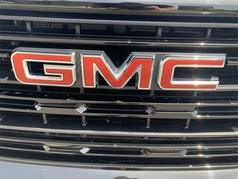 Used 2024 GMC Sierra 1500 Elevation image 31
