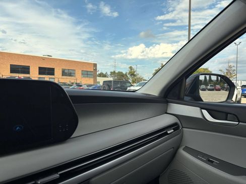 Used 2025 Hyundai Palisade SEL FWD image 35