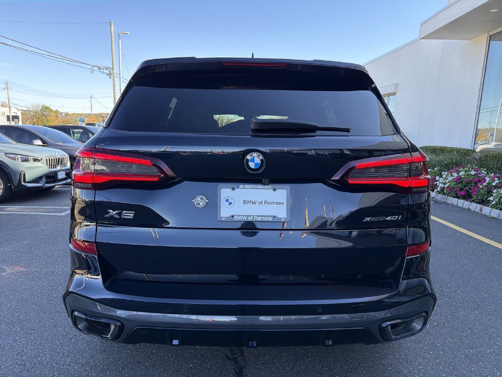 Used 2023 BMW X5 xDrive40i w/ M Sport Package AWD/4WD image 13