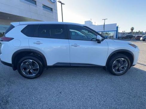 Used 2025 Nissan Rogue SV FWD image 42