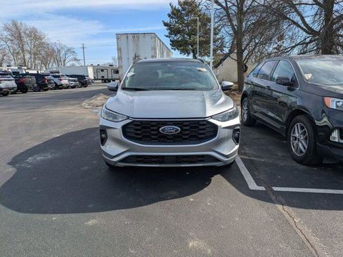 Certified 2023 Ford Escape ST-Line Select w/ Tech Pack #2 image 2