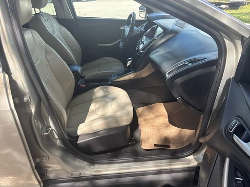 Used 2015 Ford Focus Titanium w/ Titanium Technology Package image 19
