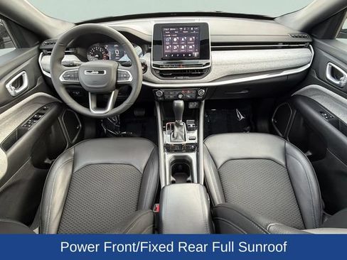 Used 2025 Jeep Compass Latitude w/ Sun & Sound Group AWD/4WD image 27