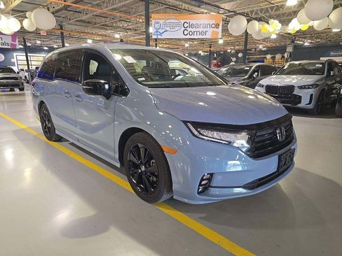 Used 2023 Honda Odyssey Sport image 5