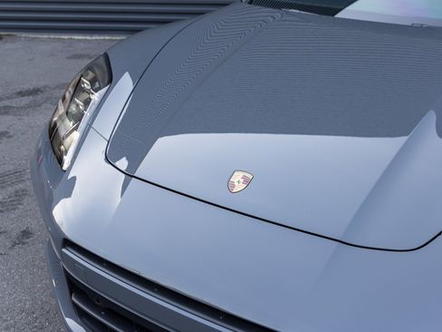 Used 2025 Porsche Panamera 4 E-Hybrid image 10