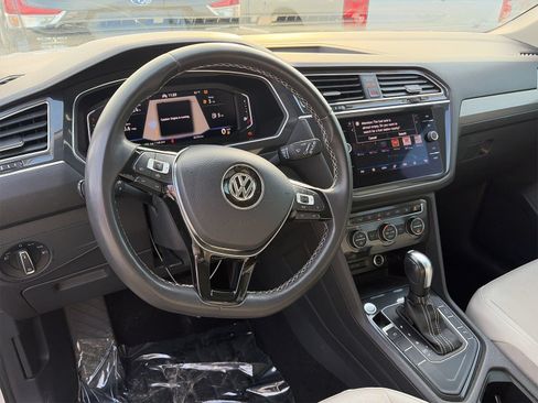 Used 2021 Volkswagen Tiguan SEL FWD image 8