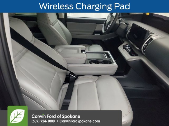 Used 2025 Ford Expedition Active AWD/4WD image 9