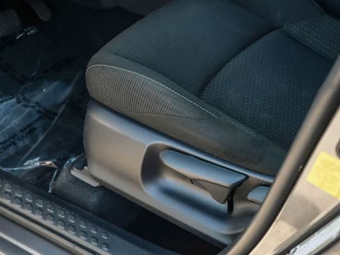 Used 2019 Toyota C-HR XLE FWD image 25