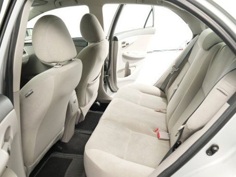 Used 2013 Toyota Corolla LE FWD image 48