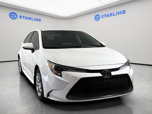 Used 2020 Toyota Corolla LE FWD image 15
