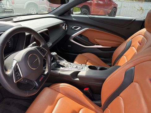 Used 2019 Chevrolet Camaro SS RWD image 7