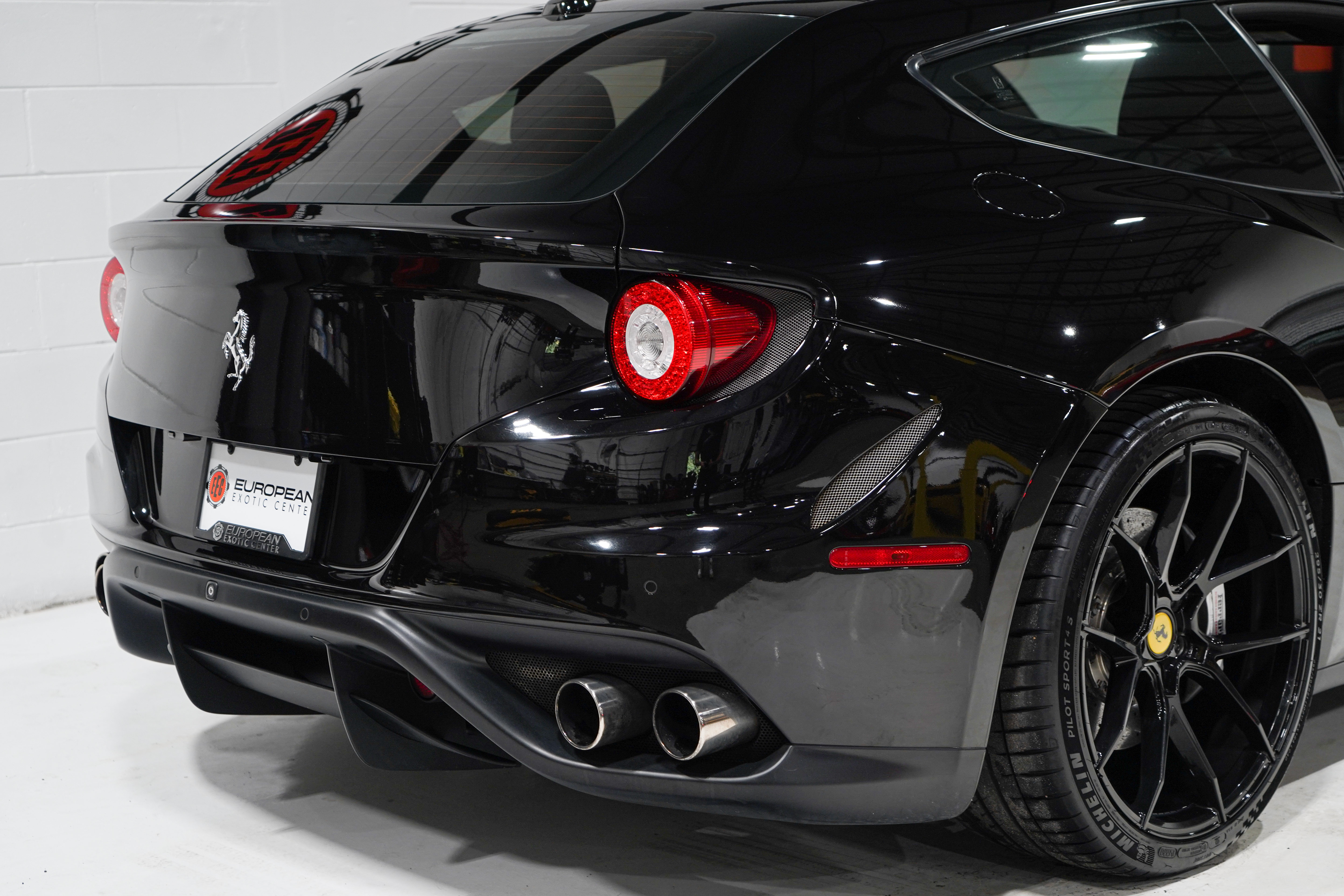 Used 2014 Ferrari FF AWD/4WD image 23