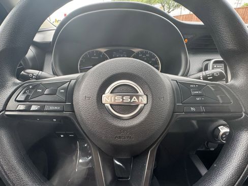 Used 2023 Nissan Kicks S FWD image 13