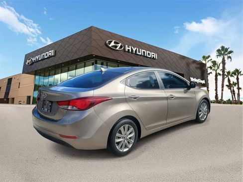Used 2014 Hyundai Elantra SE w/ Option Group 02 image 3