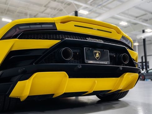 Used 2021 Lamborghini Huracan EVO RWD image 25