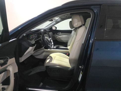 Used 2022 Audi e-tron Premium Plus w/ Premium Plus Package image 7