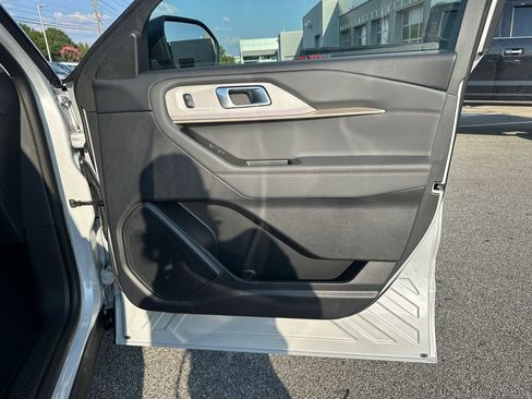 New 2025 Ford Explorer Active w/ Active Comfort Package image 37