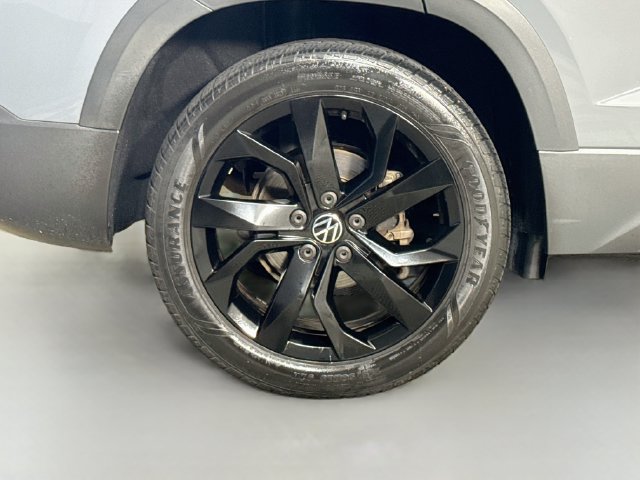 Used 2023 Volkswagen Taos SEL AWD/4WD image 32