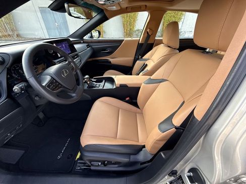 Used 2025 Lexus ES 350 w/ Premium Package FWD image 30