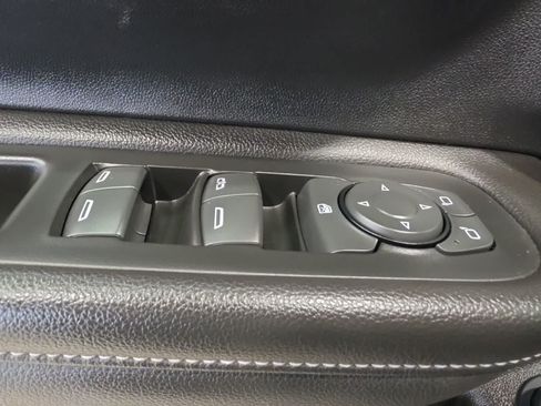 Used 2022 GMC Terrain SLT w/ Infotainment Package II AWD/4WD image 22