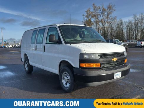 New 2025 Chevrolet Express 3500 image 1