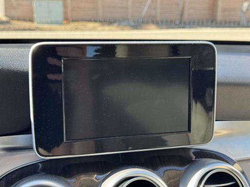 Used 2019 Mercedes-Benz GLC 300 4MATIC image 25