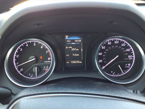 Used 2020 Toyota Camry LE image 24