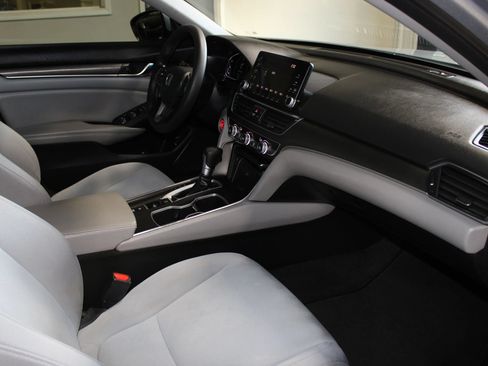 Used 2019 Honda Accord LX image 28