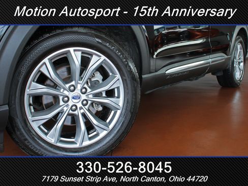 Used 2020 Ford Explorer XLT w/ Equipment Group 202A AWD/4WD image 46