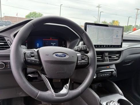 Used 2023 Ford Escape Active w/ Tech Pack #1 AWD/4WD image 3