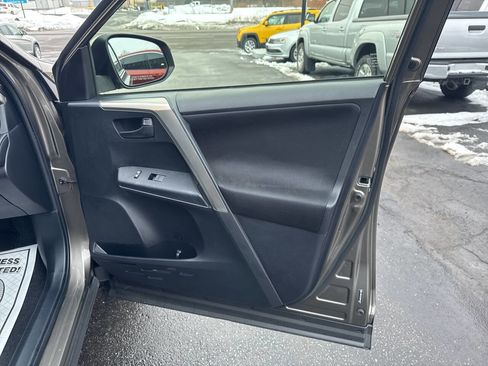 Used 2013 Toyota RAV4 XLE image 24