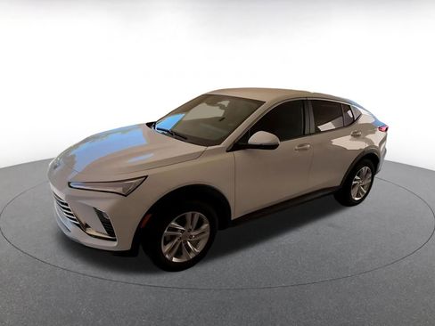 Used 2025 Buick Envista Preferred image 8