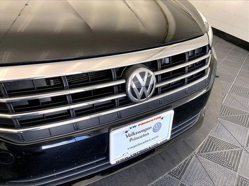 Used 2019 Volkswagen Jetta SE w/ Cold Weather Package FWD image 30