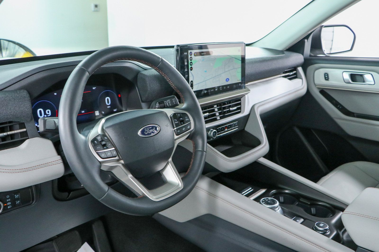 Used 2025 Ford Explorer Active w/ Active Comfort Package AWD/4WD image 22