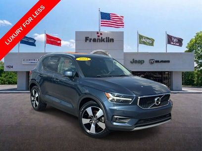 Used 2021 Volvo XC40 T5 Momentum w/ Premium Package