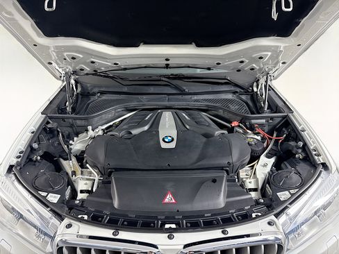 Used 2017 BMW X5 xDrive50i image 39