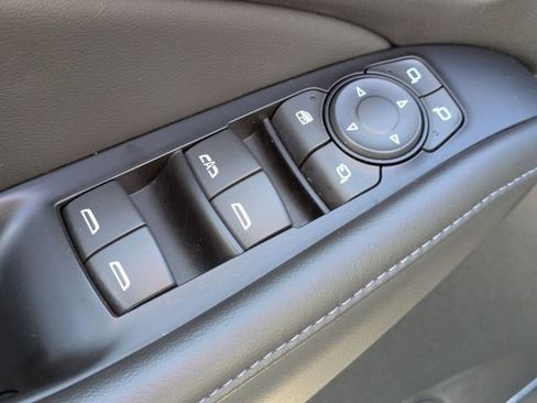 Used 2023 Buick Enclave Avenir w/ Avenir Technology Package FWD image 11