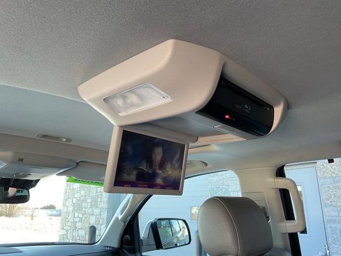 Used 2018 Toyota Sequoia Platinum image 37