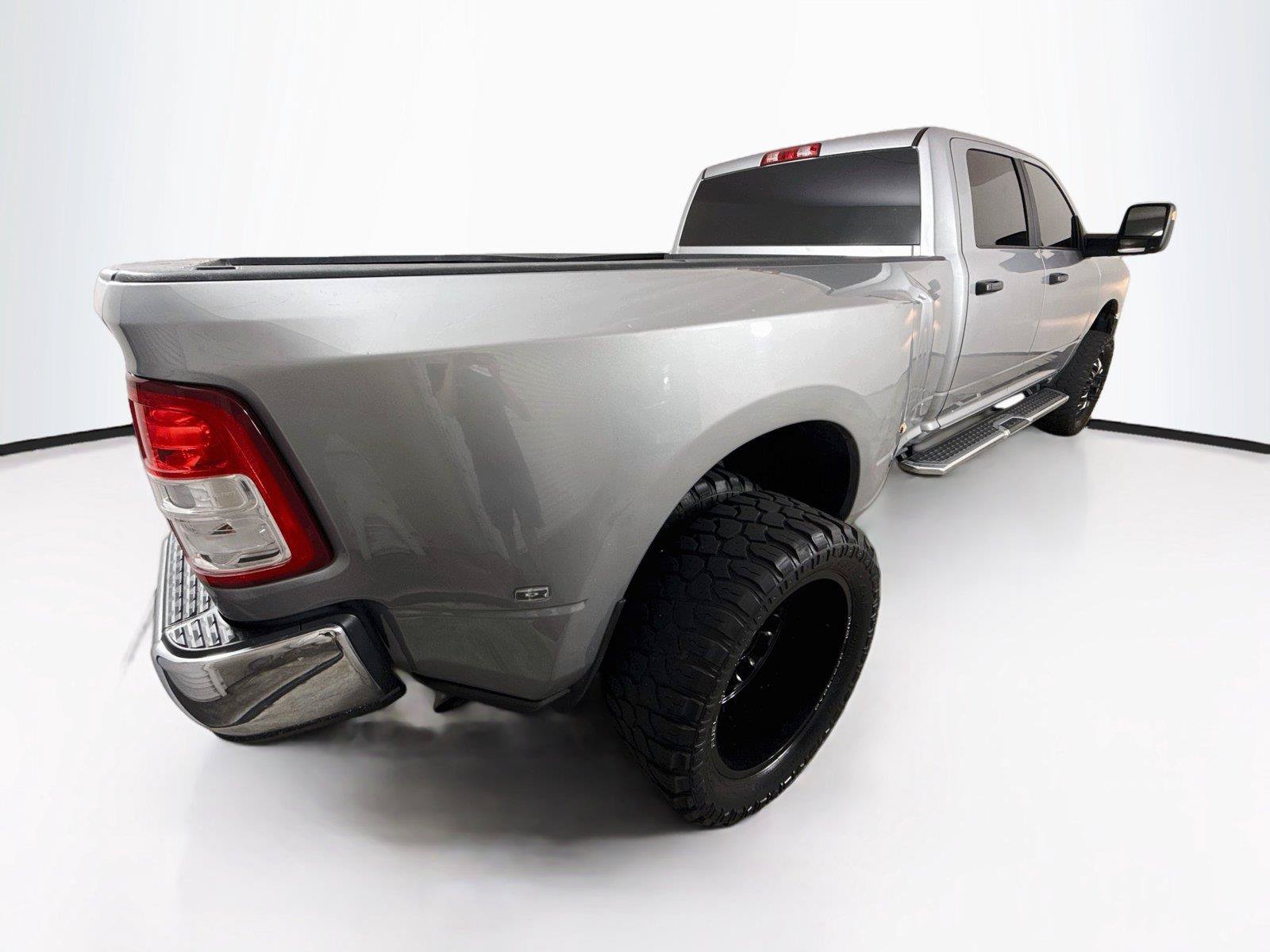 Used 2023 RAM 3500 Big Horn w/ Level 1 Equipment Group AWD/4WD image 5