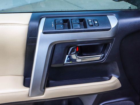 Used 2014 Toyota 4Runner SR5 Premium RWD image 35