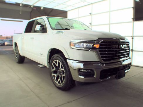 Certified 2025 RAM 1500 Laramie AWD/4WD image 1